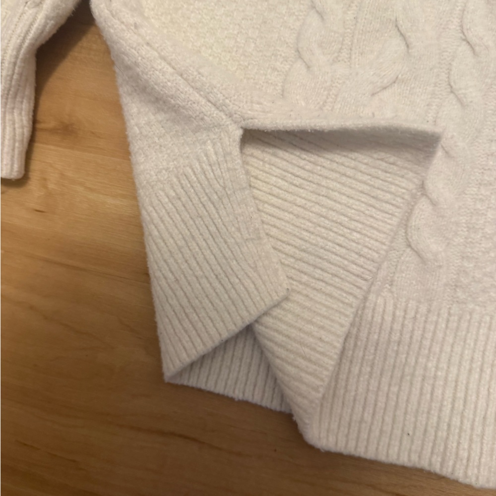Abercrombie & Fitch Ultra Soft White Heavy Cable Knit Sweater Men's Size Large - Picture 5 of 7